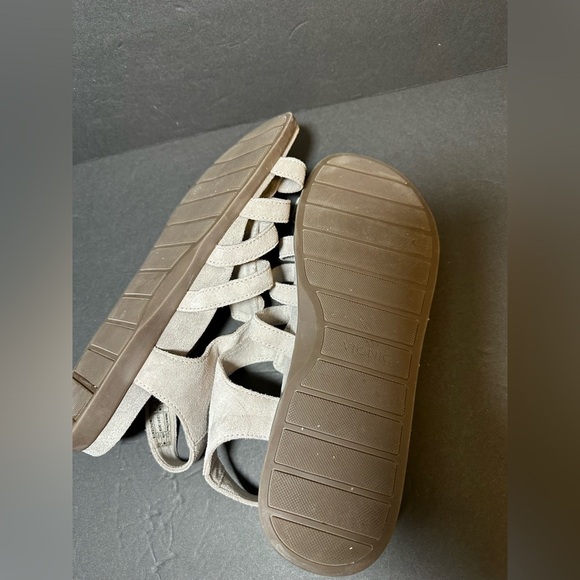 Vionic Ritta Light Grey Suede Gladiator Adjustable Strap Sandals Size 10 - Picture 4 of 6